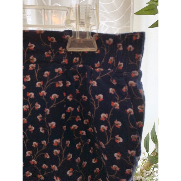 Blue, flowered shorts. - Picture 2 of 2